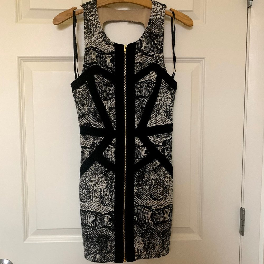 AKIRA black patterned zip up cocktail dress